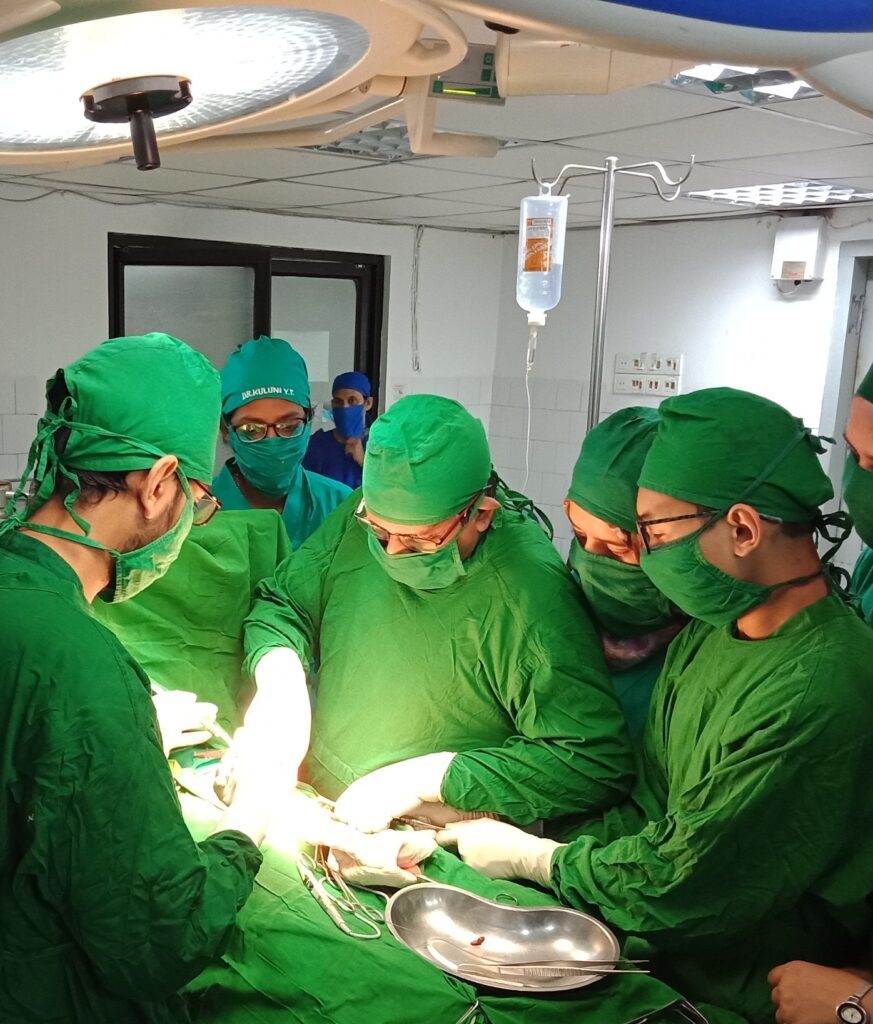 Dr Ashish Kumar Chowdhury his team is in Laparoscopic Cholecystectomy